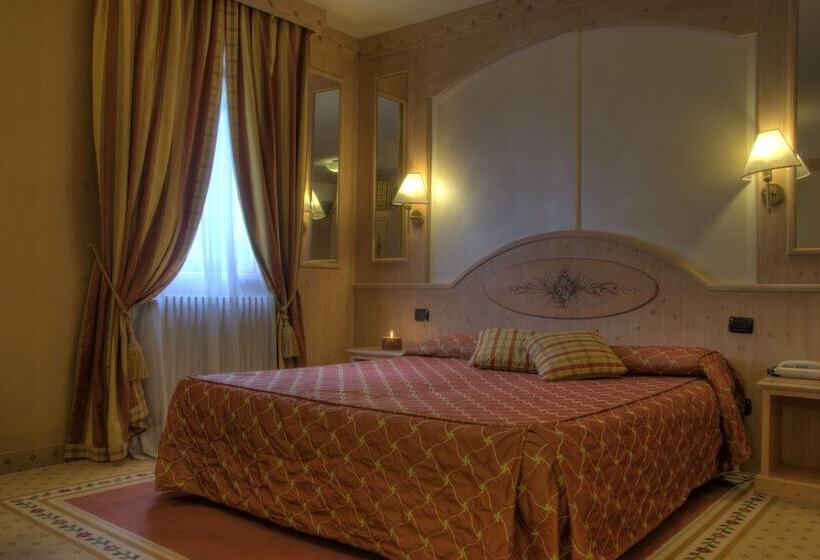 חדר סטנדרט לשלושה, Rendez Vous