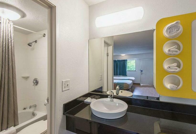 Номер Стандарт, Motel 6 Overland Park, Ks