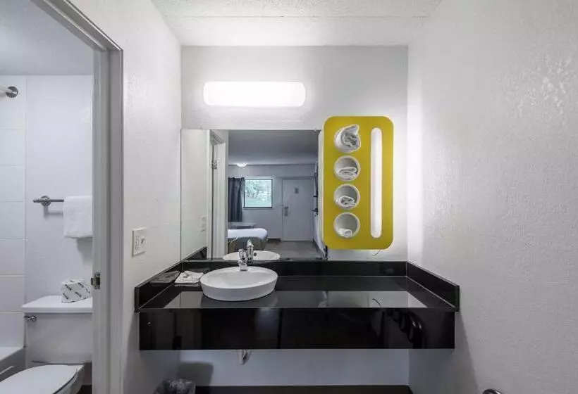 スタンダード４人部屋, Motel 6 Overland Park, Ks