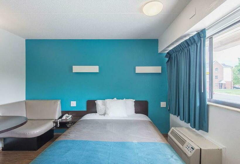 스탠다드 룸 킹사이즈 침대, Motel 6 Overland Park, Ks