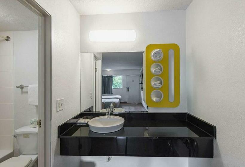 스탠다드 룸 킹사이즈 침대, Motel 6 Overland Park, Ks