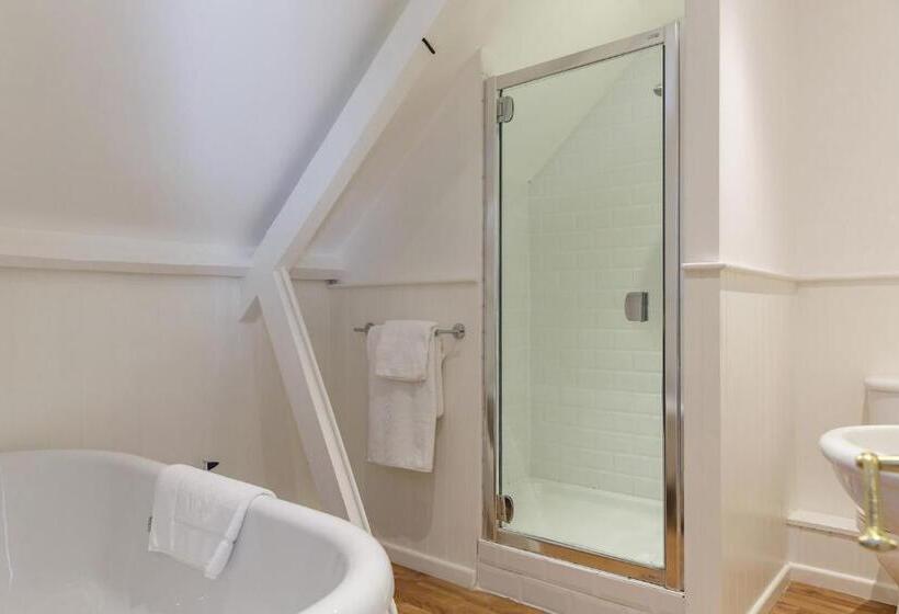 Семейный Номер, Blakeney House