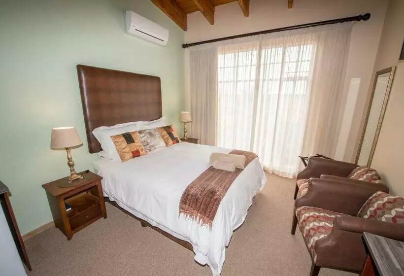 プールビュースタンダードルーム, Sunset Manor Guest House