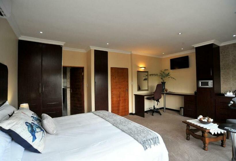 חדר דלוקס עם מרפסת, Sunset Manor Guest House