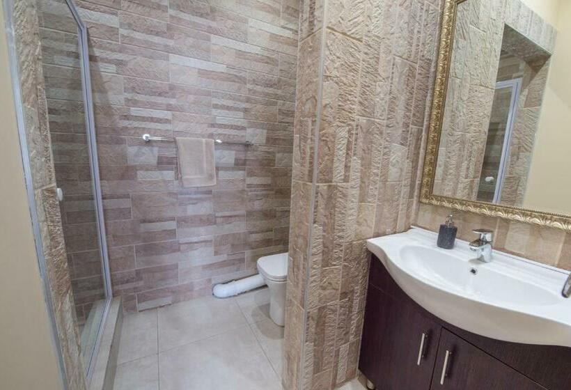 חדר סטנדרט נוף לבריכה, Sunset Manor Guest House