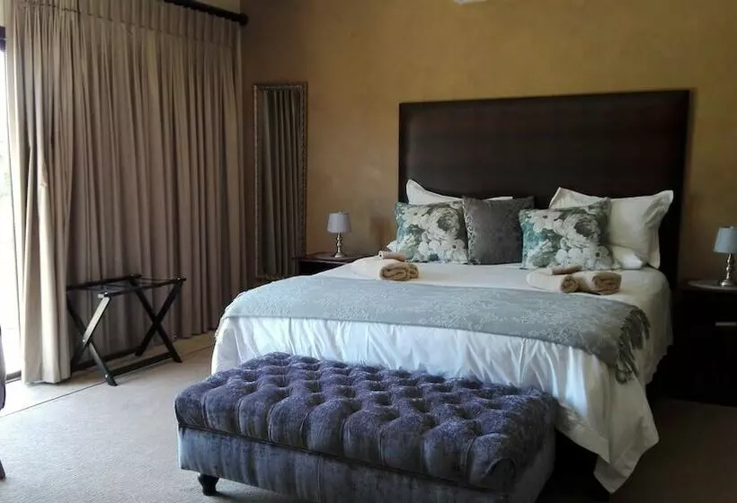 バルコニー付きデラックスルーム, Sunset Manor Guest House