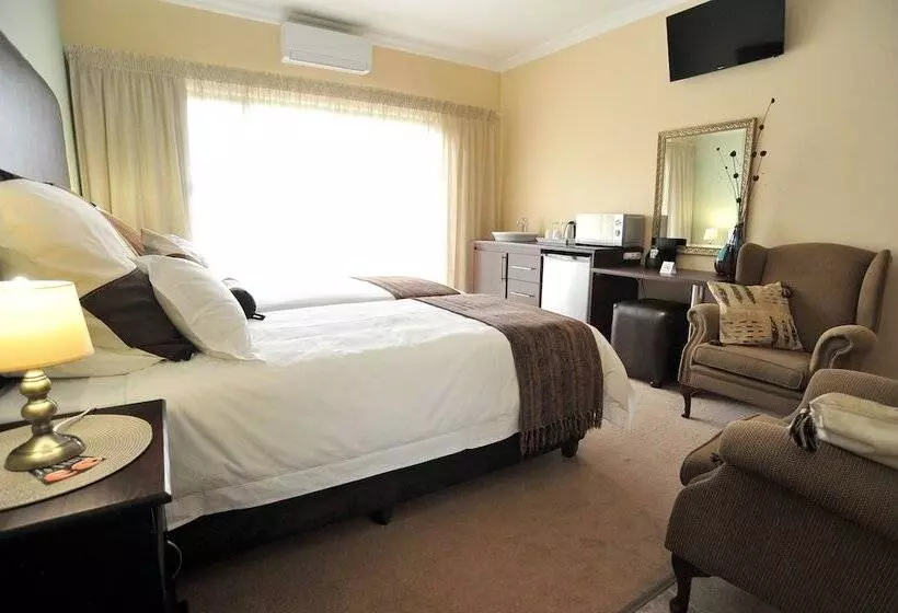 バルコニー付きデラックスルーム, Sunset Manor Guest House