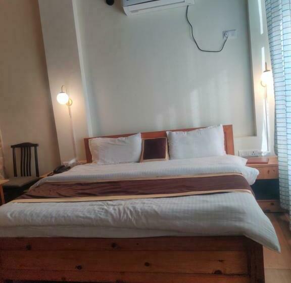 غرفة قياسية مطلة على الجبل, Dobaati By  Lake & Woods