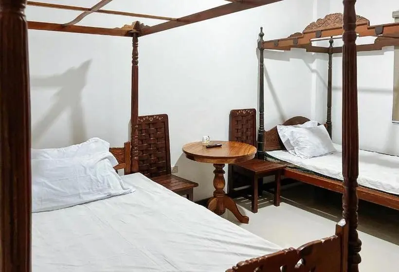 スタンダード４人部屋, Reddoorz At Casa Rafaelle Transient Ilocos Sur