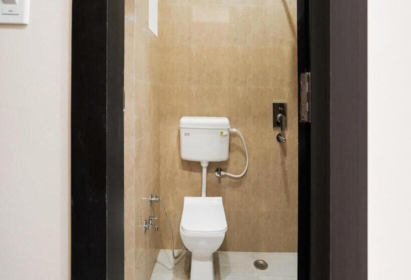 トリプルクラシックルーム, Oyo Flagship Nirmala Palace