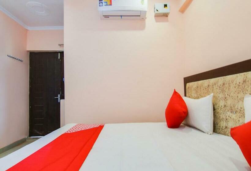 اتاق کلاسیک سه تخته, Oyo Flagship Balaji Hotel And Hostel