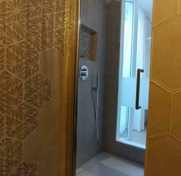 اتاق لوکس, Le Dune