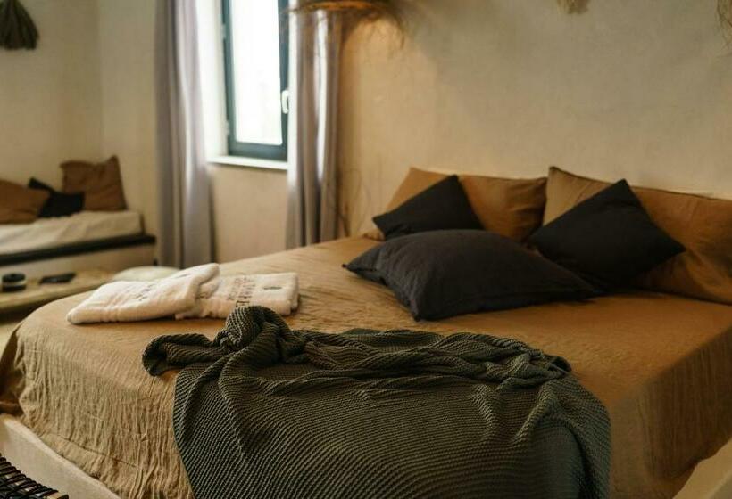 اتاق لوکس با چشم‌انداز دریا, La Torre Boutique Rooms