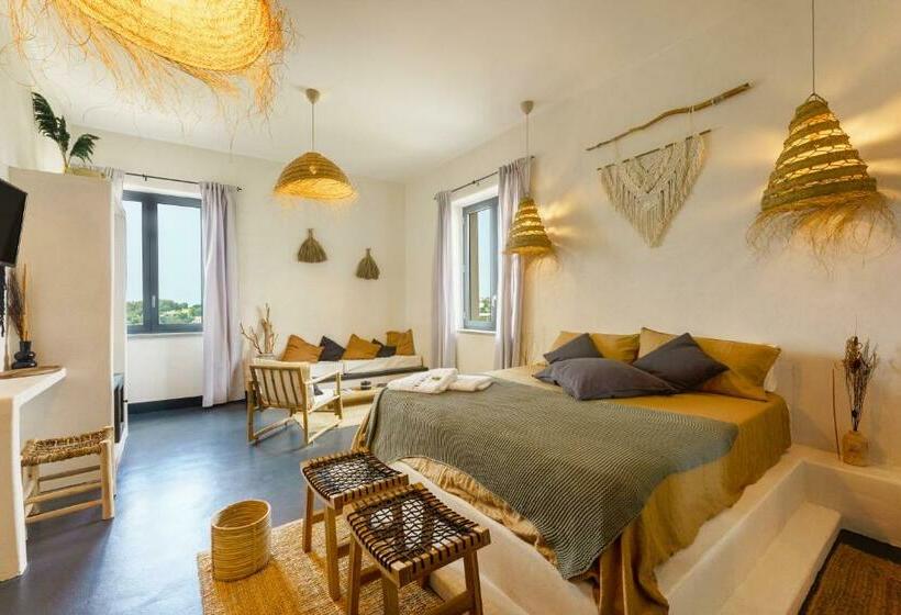 اتاق لوکس با چشم‌انداز دریا, La Torre Boutique Rooms