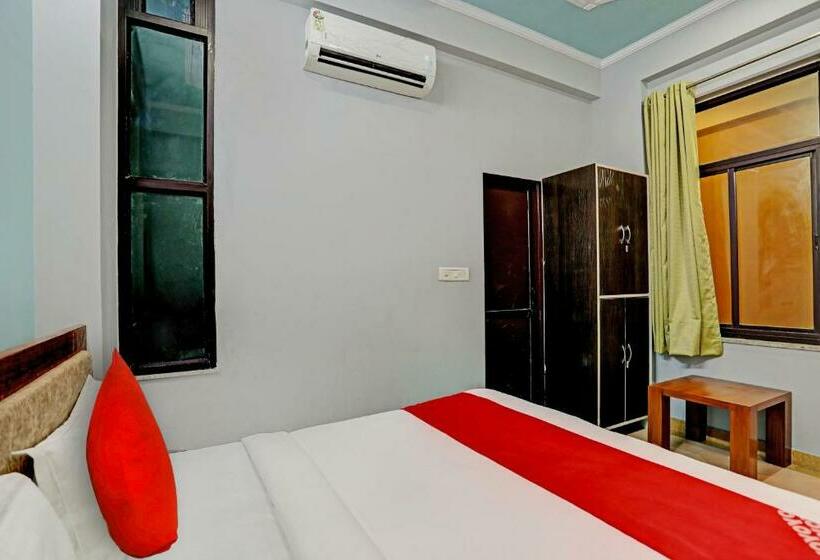 트리플 클래식 룸, Oyo Flagship Hotel Wan Palace