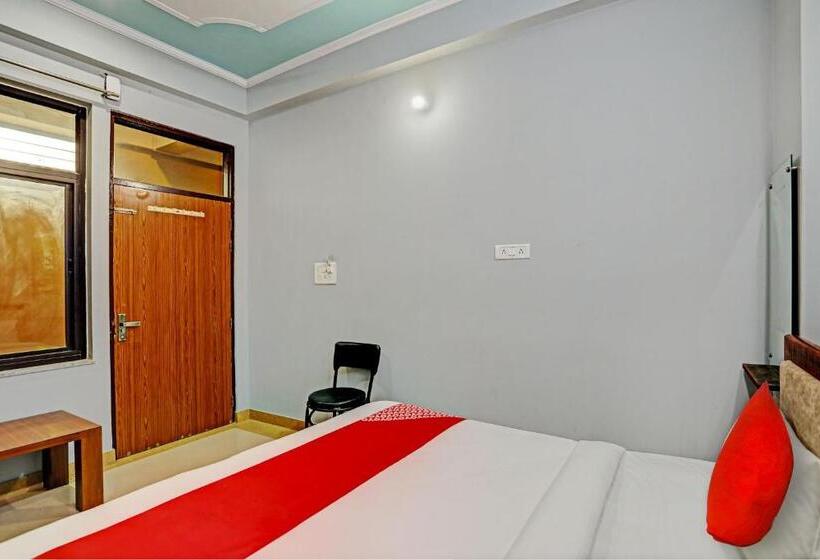 트리플 클래식 룸, Oyo Flagship Hotel Wan Palace