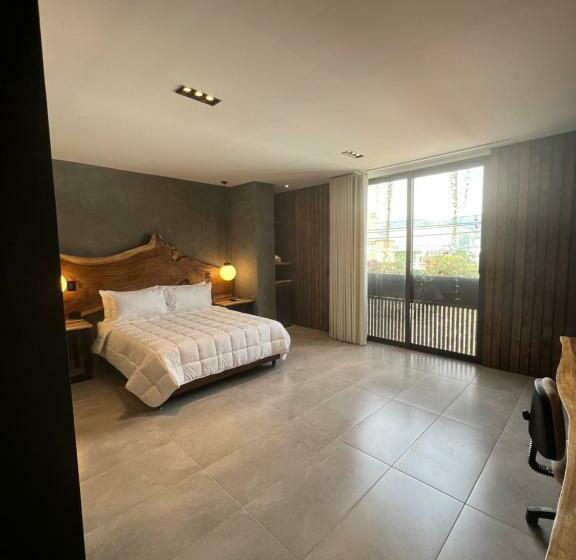 高级大房间, Zelva Negra