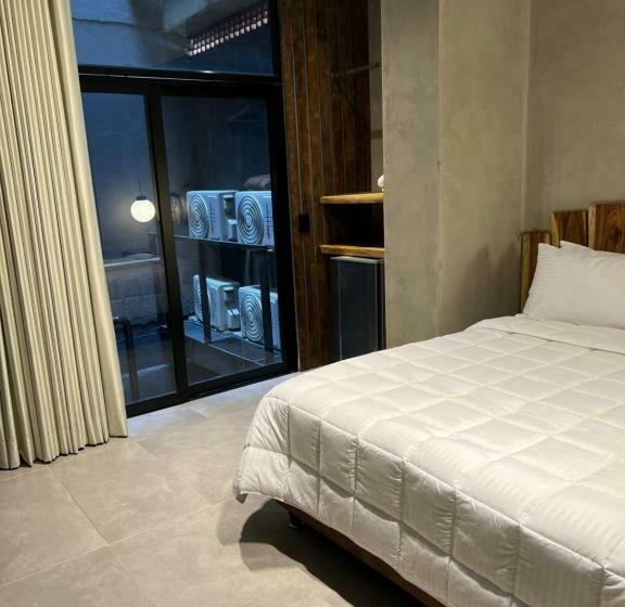 标准间, Zelva Negra