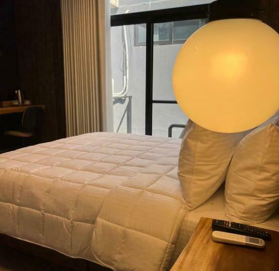 标准间, Zelva Negra