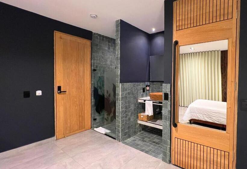 标准间, Zelva Negra