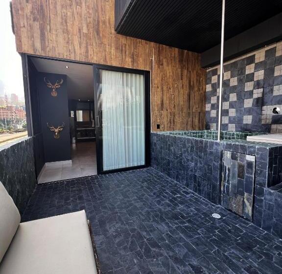 豪华房间, Zelva Negra