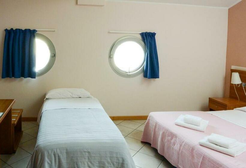 标准三人间, Albergo Meublè Abatjour