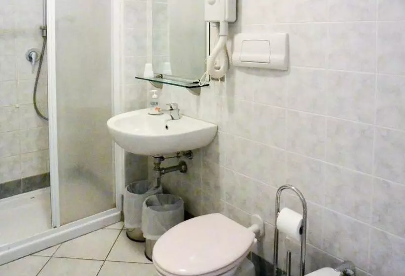 اتاق استاندارد یک نفره, Albergo Meublè Abatjour