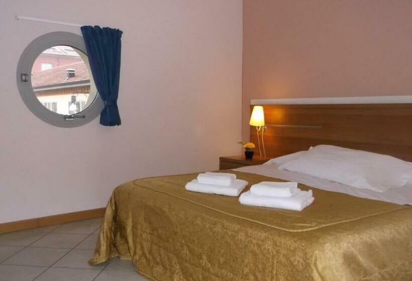 标准三人间, Albergo Meublè Abatjour