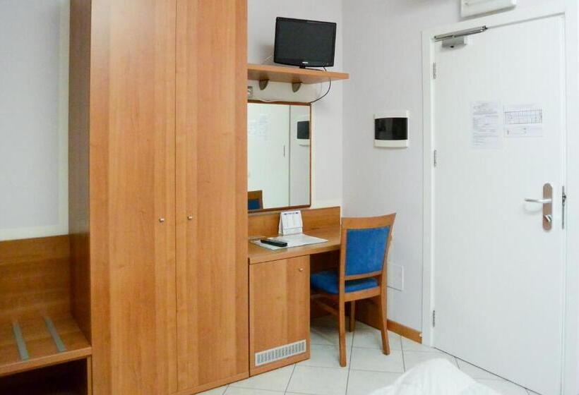 标准单人间, Albergo Meublè Abatjour