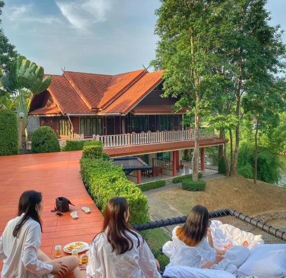 패밀리 룸 산 전망, Baanpufa Resort
