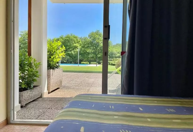 ２ベッドルームアパートメント, Bran & Denise Residence