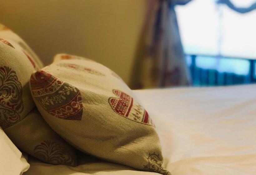 이코노미 룸, Chaume De Balveurche