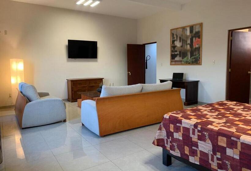 Люкс с Балконом, Cinco De Mayo