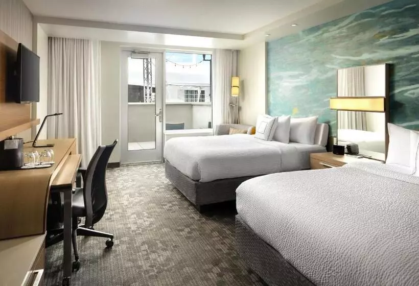 ２ダブルベッドのスタンダードルーム, Courtyard By Marriott Erie Bayfront