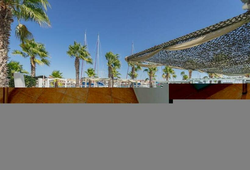 غرفة كلاسيكية مطلة على حمام السباحة, Ianos