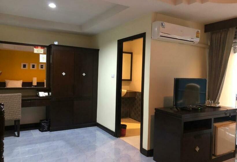 اتاق استاندارد, J