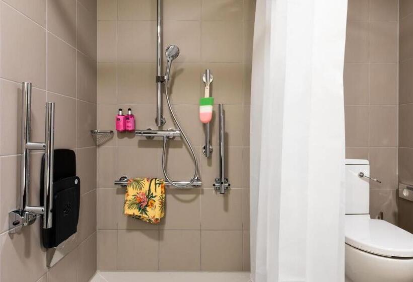 Семейный Номер, Moxy Berlin Ostbahnhof