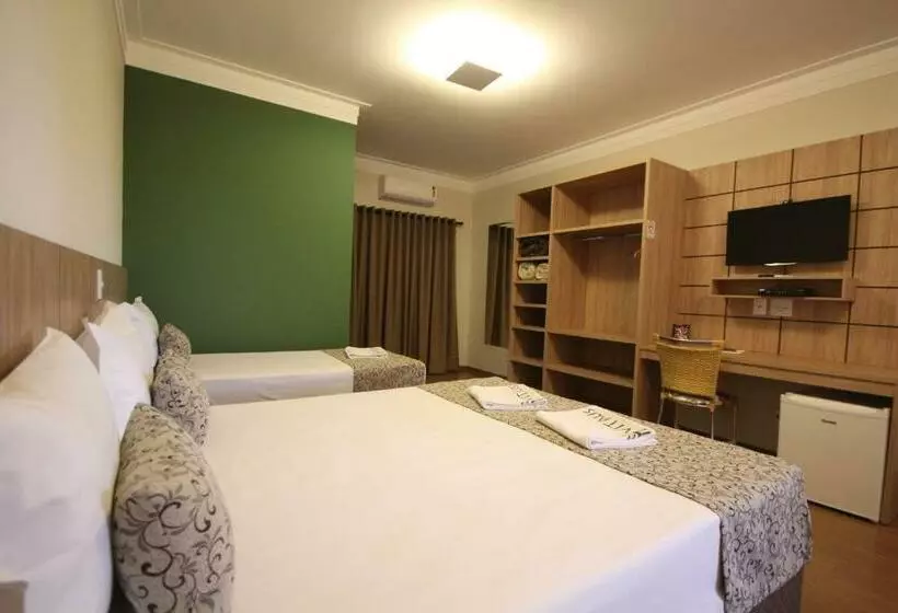 Deluxe Neljän Hengen Huone, Pousada Vitalis