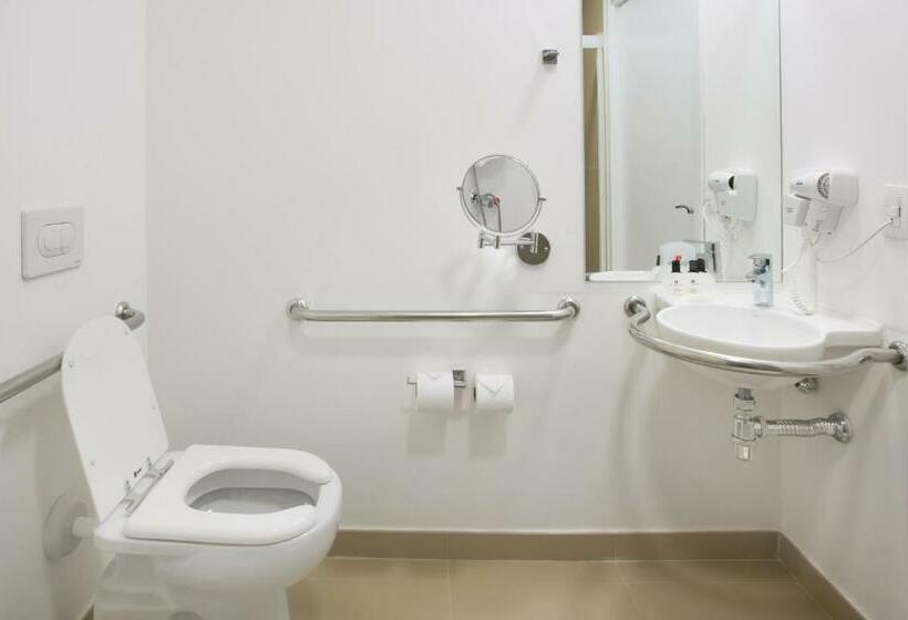 חדר סטנדרט מותאם לאדם עם מוגבלויות, Ramada By Wyndham Campinas Viracopos