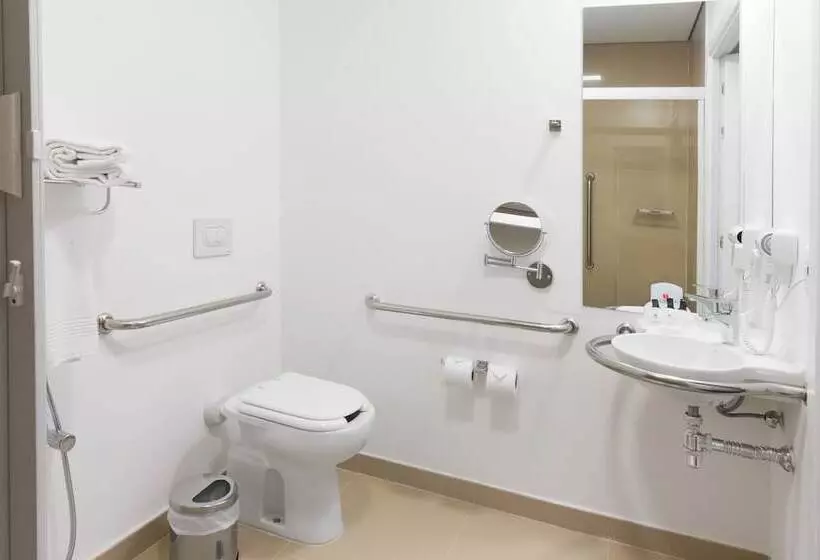 身障者適用スタンダードルーム, Ramada By Wyndham Campinas Viracopos