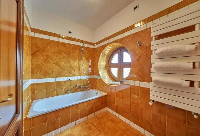 スタンダードトリプルルーム, Relais Santo Stefano