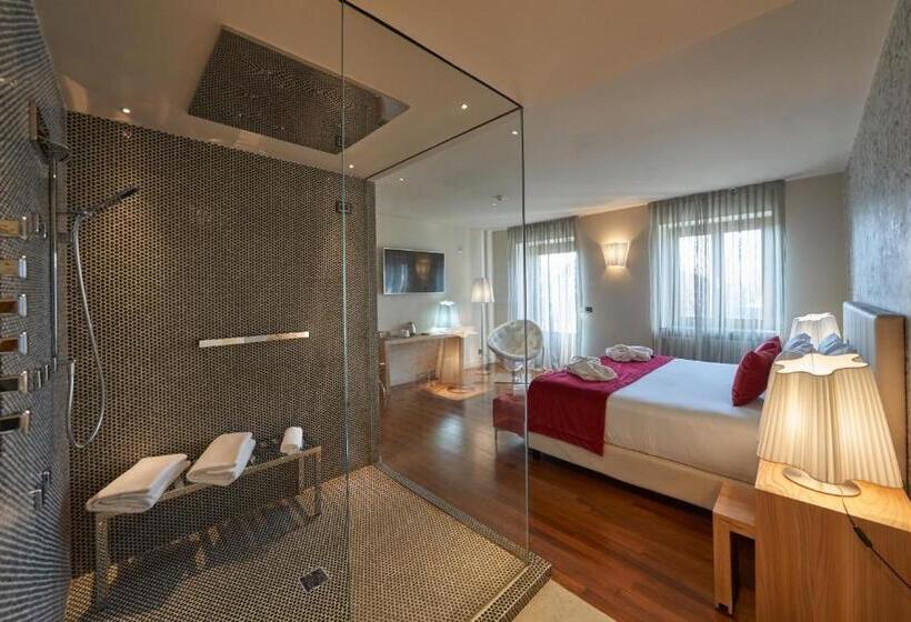 סוויטת ג'וניור עם מרפסת, Relais Santo Stefano