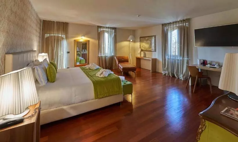 デラックススイート, Relais Santo Stefano