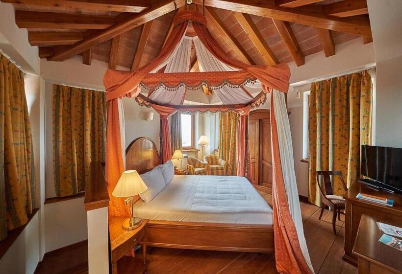 سوئیت با وان آب گرم, Relais Santo Stefano