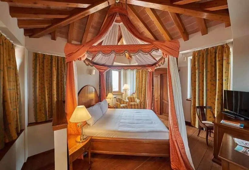 ハイドロマッサージバス付きスイート, Relais Santo Stefano