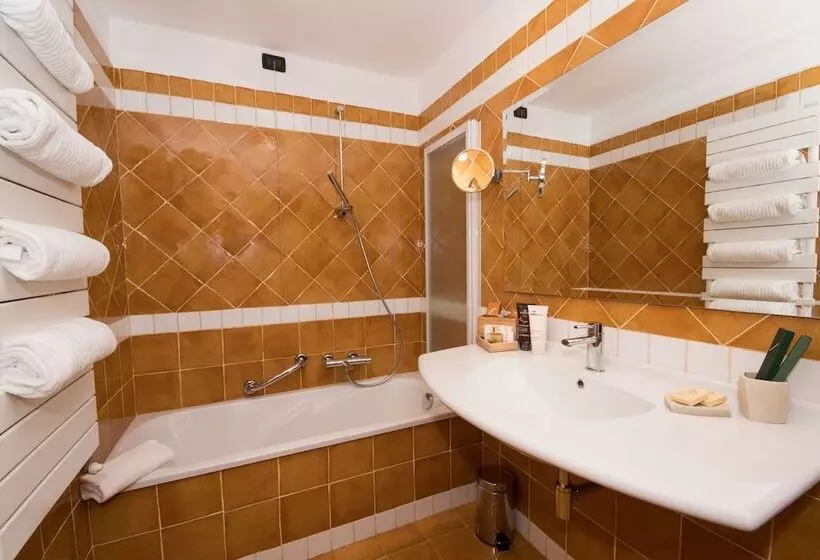 スイート, Relais Santo Stefano