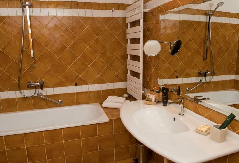 Полулюкс, Relais Santo Stefano