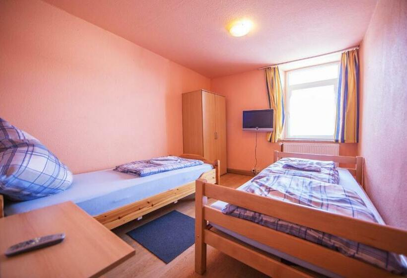 带共用浴室的标准房间, Schwan