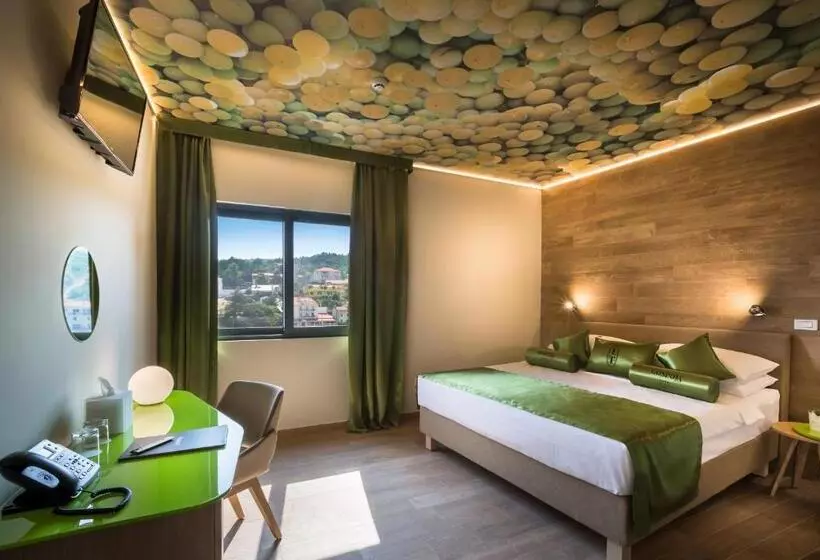 Perhehuone, Vinotel Gospoja
