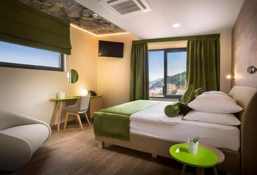 Perhehuone, Vinotel Gospoja